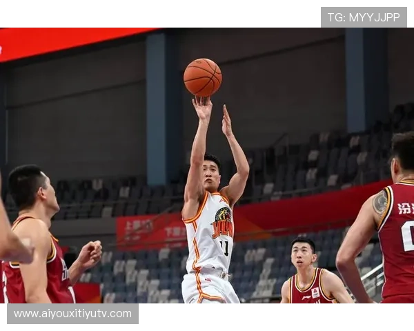 吉林东北虎姜伟泽三分球9投5中，半场砍下27分